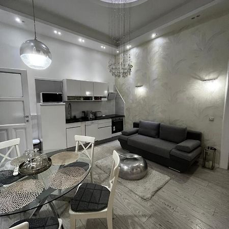 White Luxury Apartment บูดาเปสต์ ภายนอก รูปภาพ