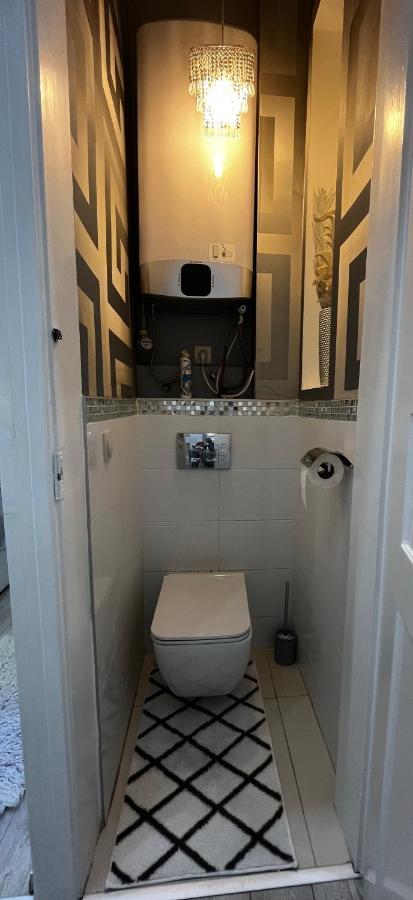 White Luxury Apartment บูดาเปสต์ ภายนอก รูปภาพ